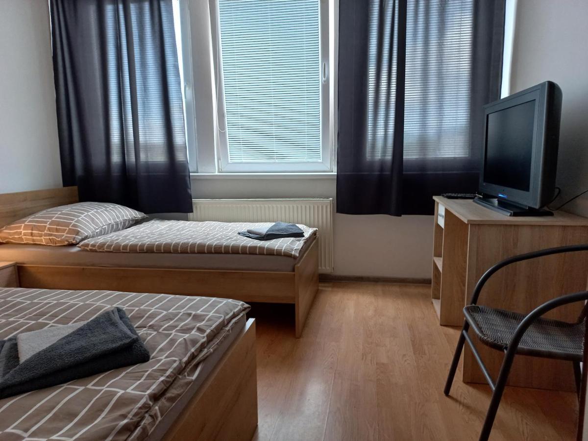 Penzion Tina Prešov Exterior foto